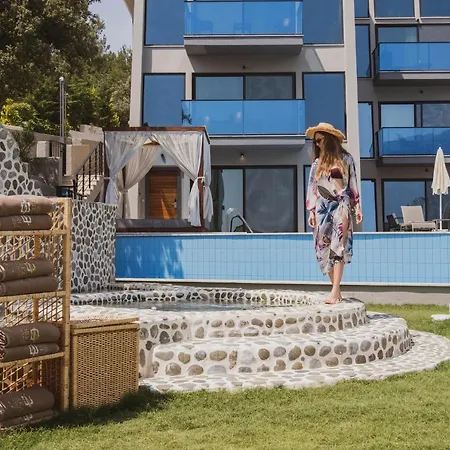 Orka Cove Penthouse & Adults Only מלון
