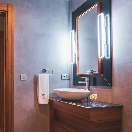 מלון Orka Cove Penthouse & Adults Only 4*