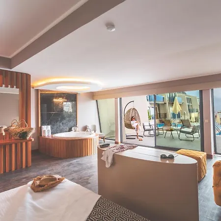 Orka Cove Penthouse & Adults Only